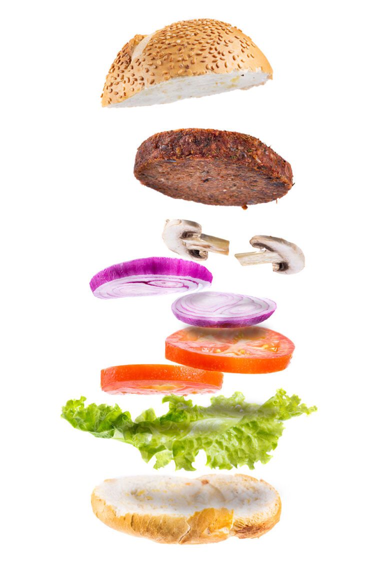 fotografia de produtos hamburguer explodindo e flutuando